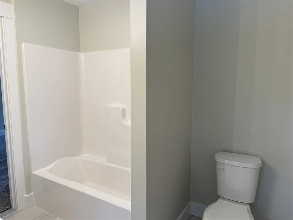 1 bed, 1 bath apartment for rent at 480 Wareham St Unit 8, Middleboro — photo 18 of 19