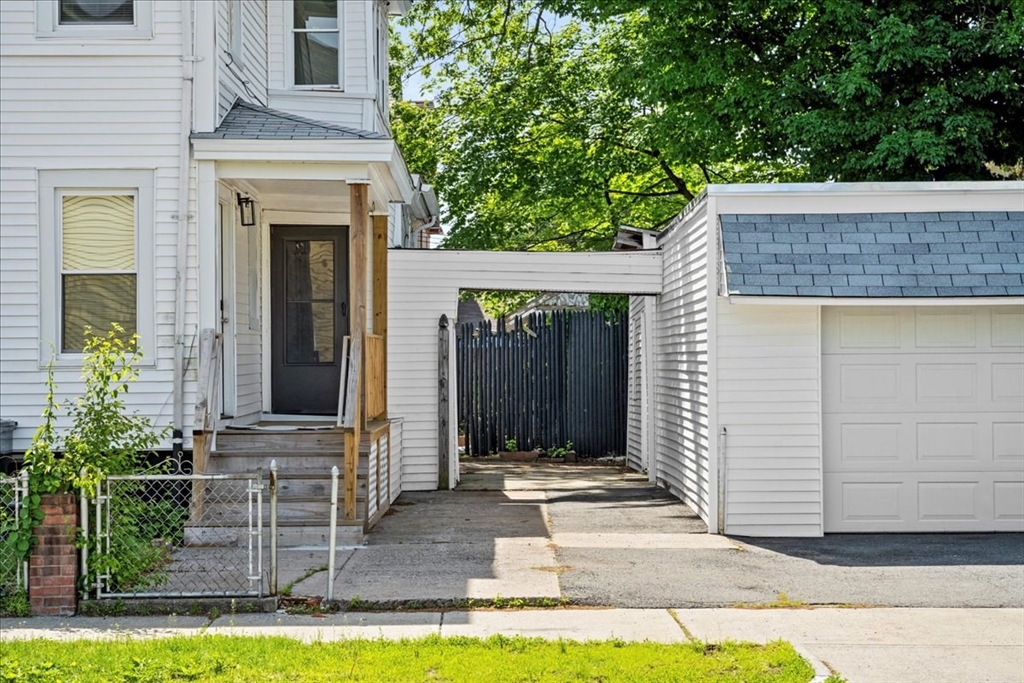 4 bed, 1 bath apartment for rent at 480 White St Unit 2, Springfield — photo 40 of 40