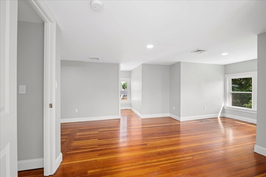 4 bed, 1 bath apartment for rent at 480 White St Unit 2, Springfield — photo 22 of 40