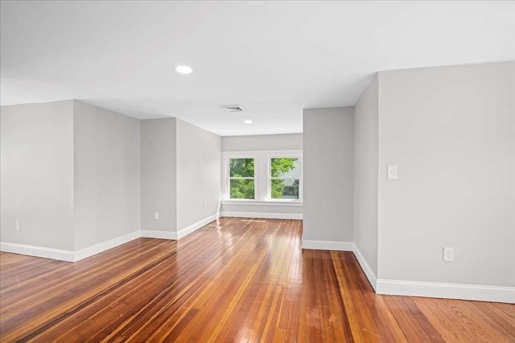 4 bed, 1 bath apartment for rent at 480 White St Unit 2, Springfield — photo 26 of 40