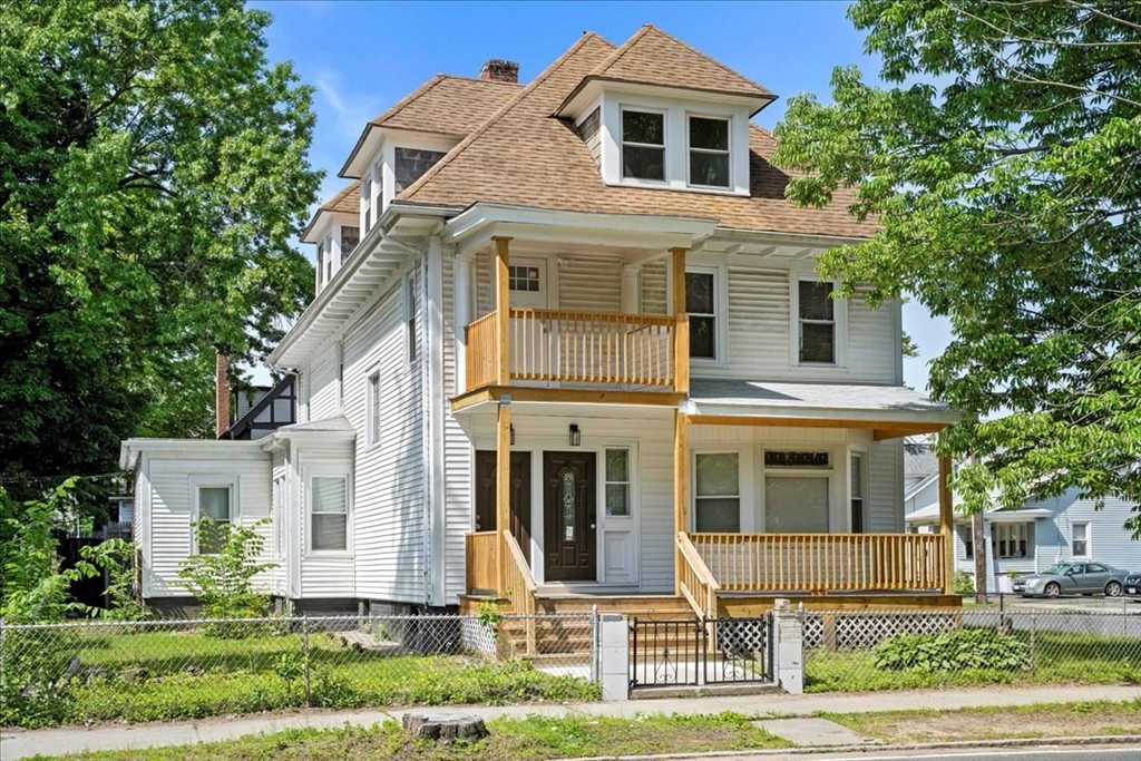 4 bed, 1 bath apartment for rent at 480 White St Unit 2, Springfield — photo 1 of 40