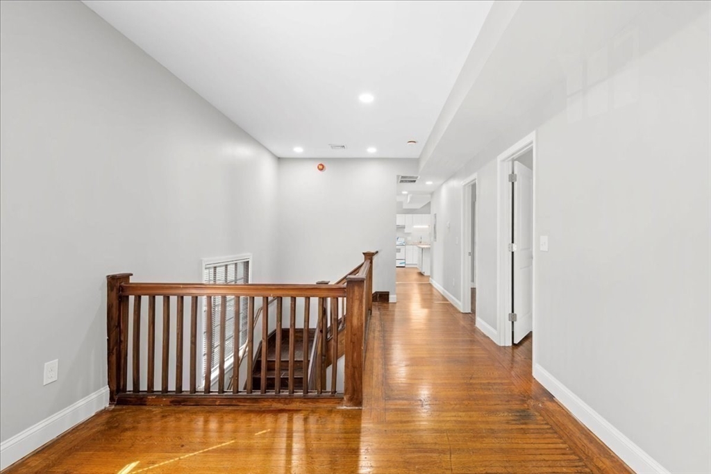 4 bed, 1 bath apartment for rent at 480 White St Unit 2, Springfield — photo 6 of 40
