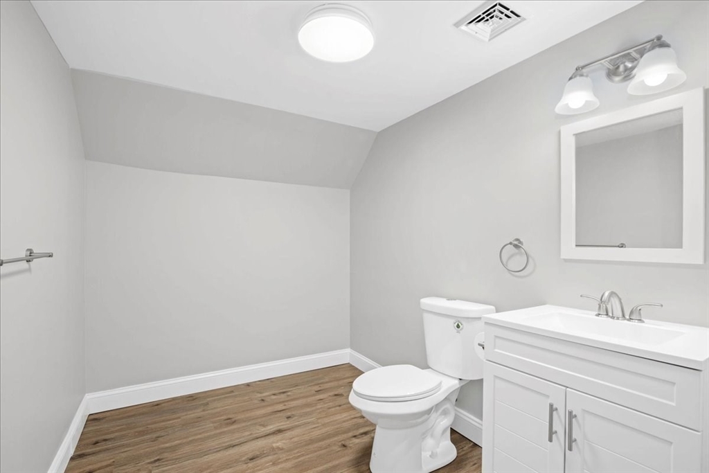 4 bed, 1 bath apartment for rent at 480 White St Unit 2, Springfield — photo 19 of 40