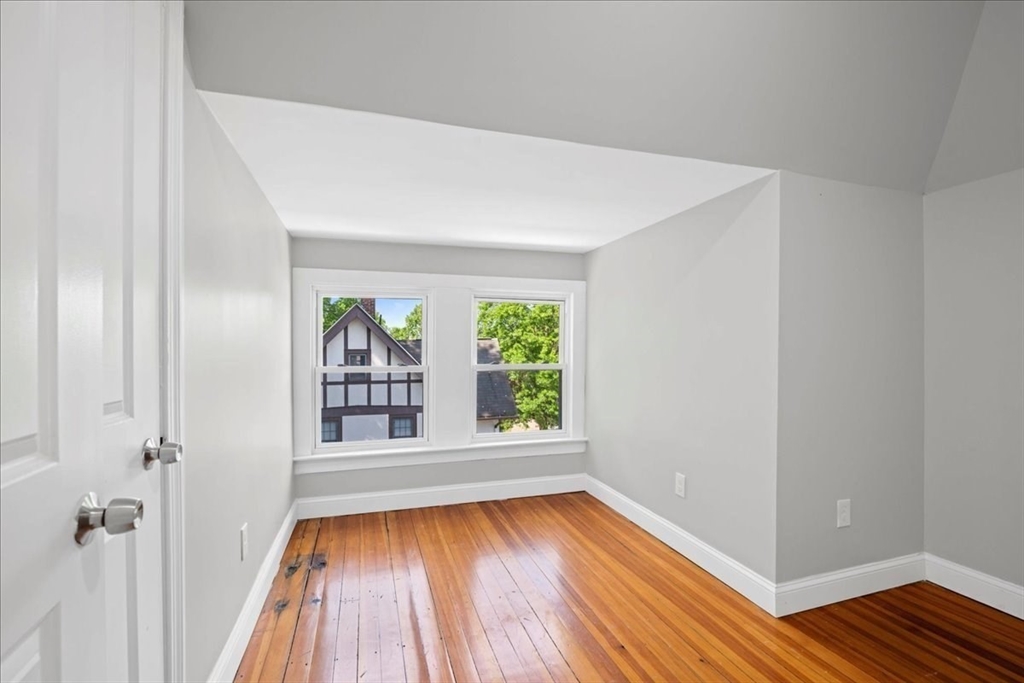 4 bed, 1 bath apartment for rent at 480 White St Unit 2, Springfield — photo 27 of 40