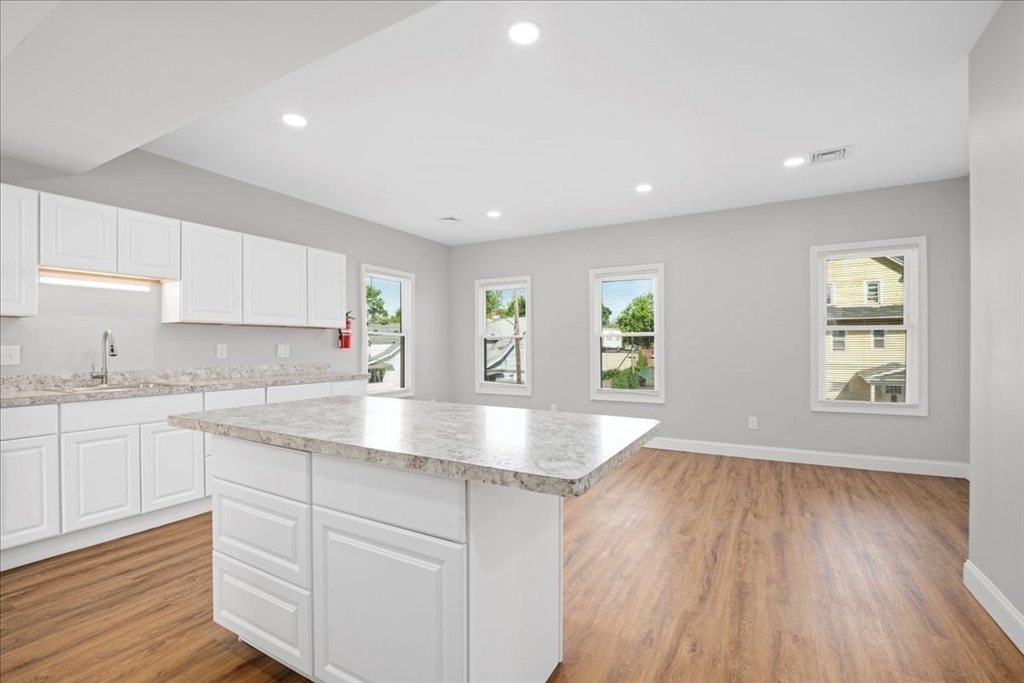 4 bed, 1 bath apartment for rent at 480 White St Unit 2, Springfield — photo 5 of 40
