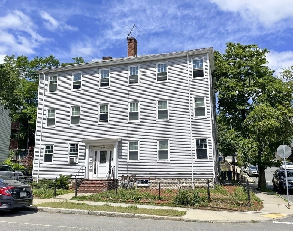 4 bed, 2 bath apartment for rent at 4803 Washington St Unit 2, West Roxbury — photo 7 of 8