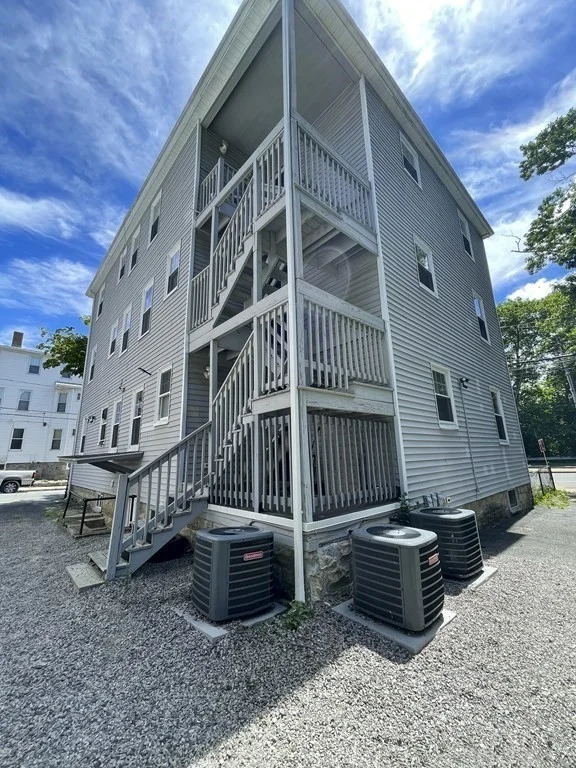 4 bed, 2 bath apartment for rent at 4803 Washington St Unit 2, West Roxbury — photo 8 of 8