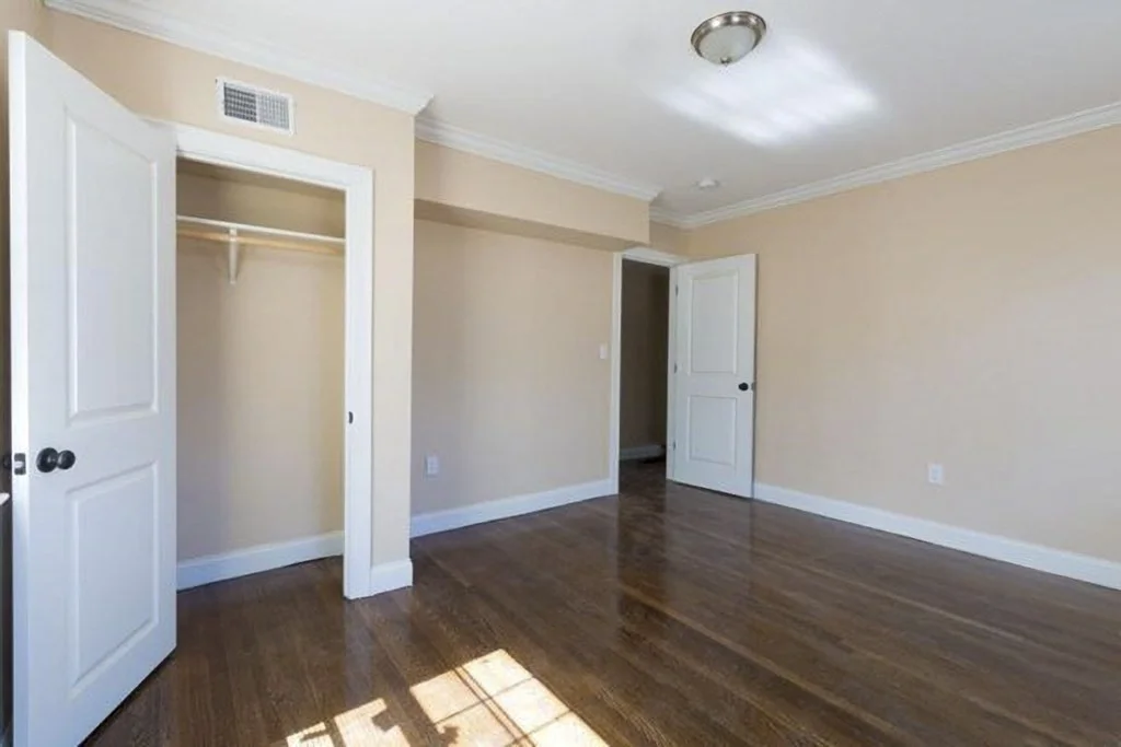 4 bed, 2 bath apartment for rent at 4803 Washington St Unit 2, West Roxbury — photo 4 of 8