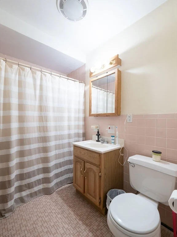 3 bed, 2 bath apartment for rent at 481 Boylston St Unit 1, Brookline Hills — photo 8 of 15