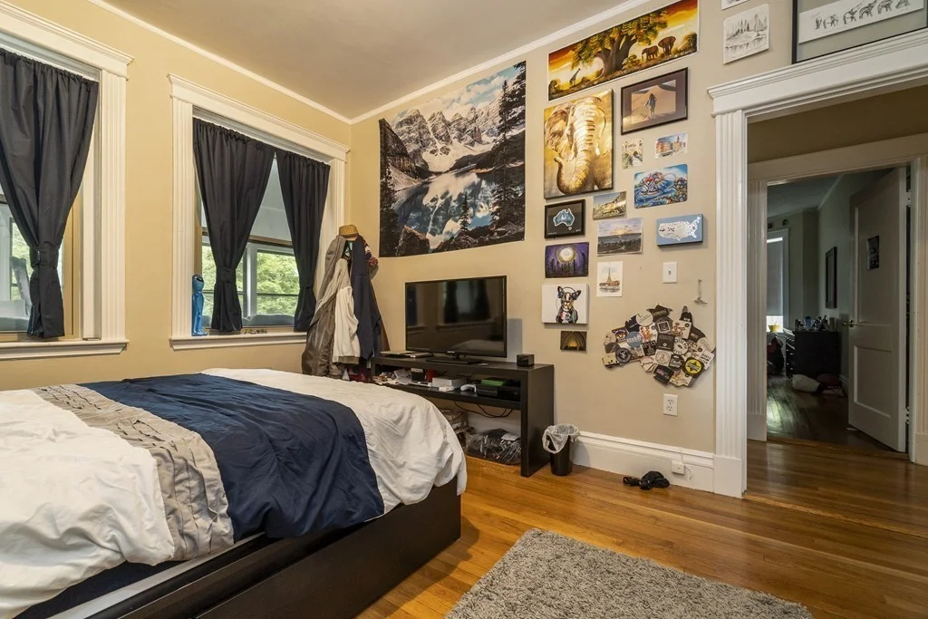 4 bed, 2 bath apartment for rent at 481 Boylston St Unit 3, Brookline Hills — photo 10 of 13