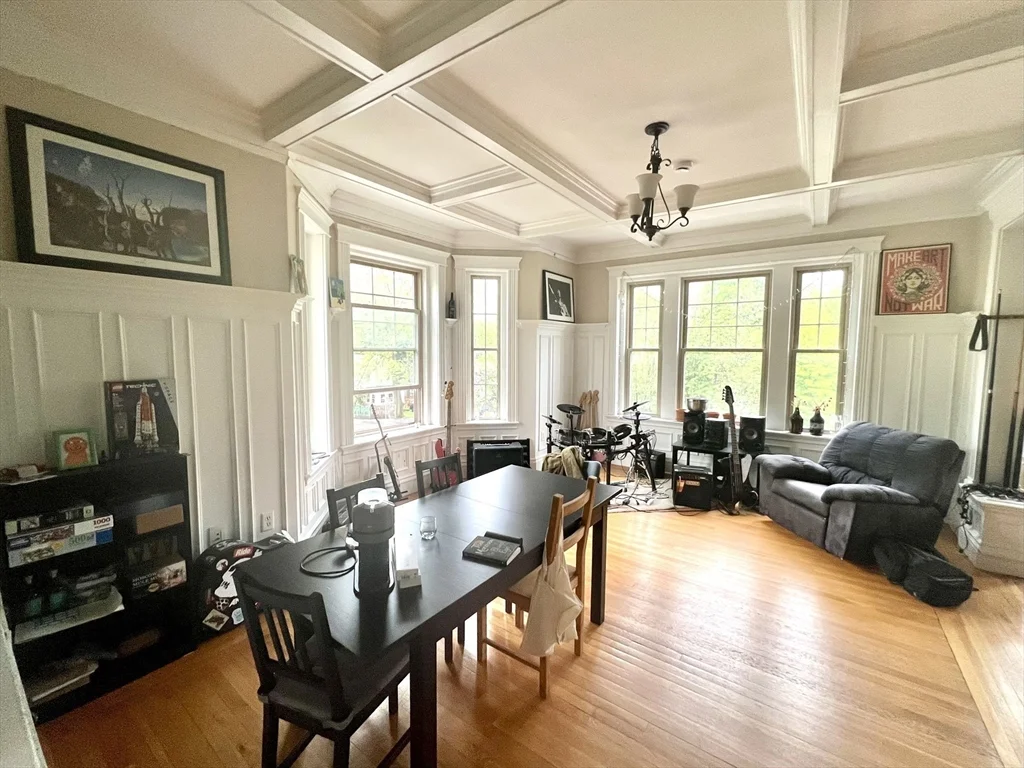 4 bed, 2 bath apartment for rent at 481 Boylston St Unit 3, Brookline Hills — photo 2 of 13