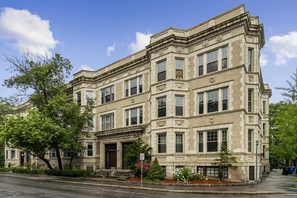 4 bed, 2 bath apartment for rent at 481 Boylston St Unit 3, Brookline Hills — photo 12 of 12