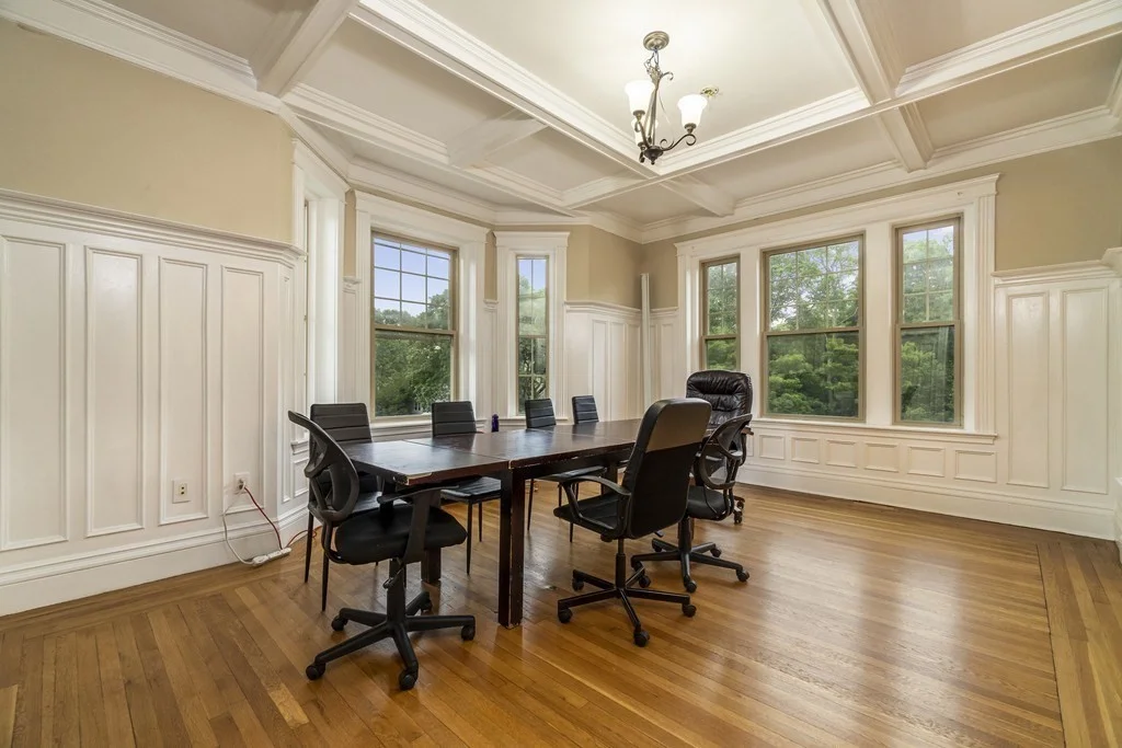 4 bed, 2 bath apartment for rent at 481 Boylston St Unit 3, Brookline Hills — photo 3 of 12