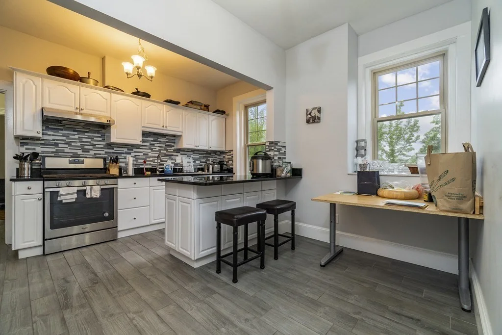 4 bed, 2 bath apartment for rent at 481 Boylston St Unit 3, Brookline Hills — photo 4 of 12