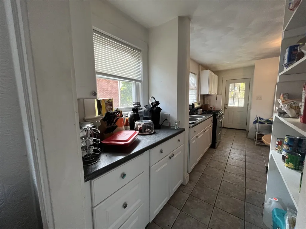 3 bed, 1 bath apartment for rent at 481 Washington St Unit 1, Brighton — photo 7 of 16