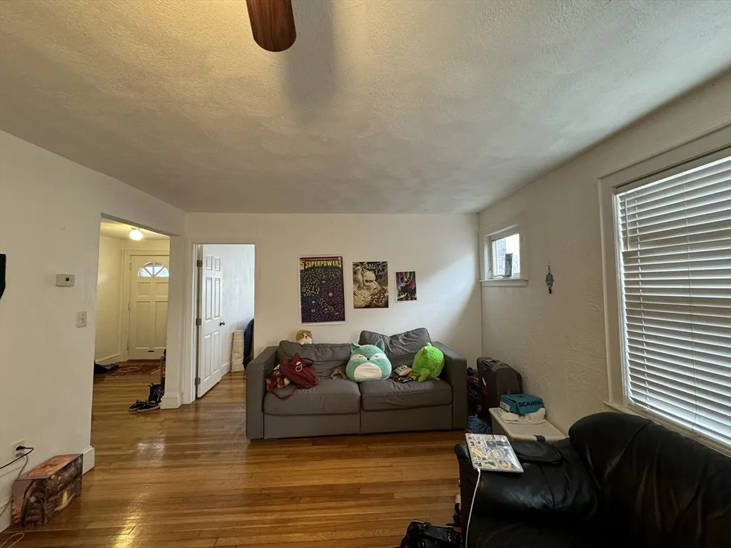 3 bed, 1 bath apartment for rent at 481 Washington St Unit 1, Brighton — photo 5 of 16