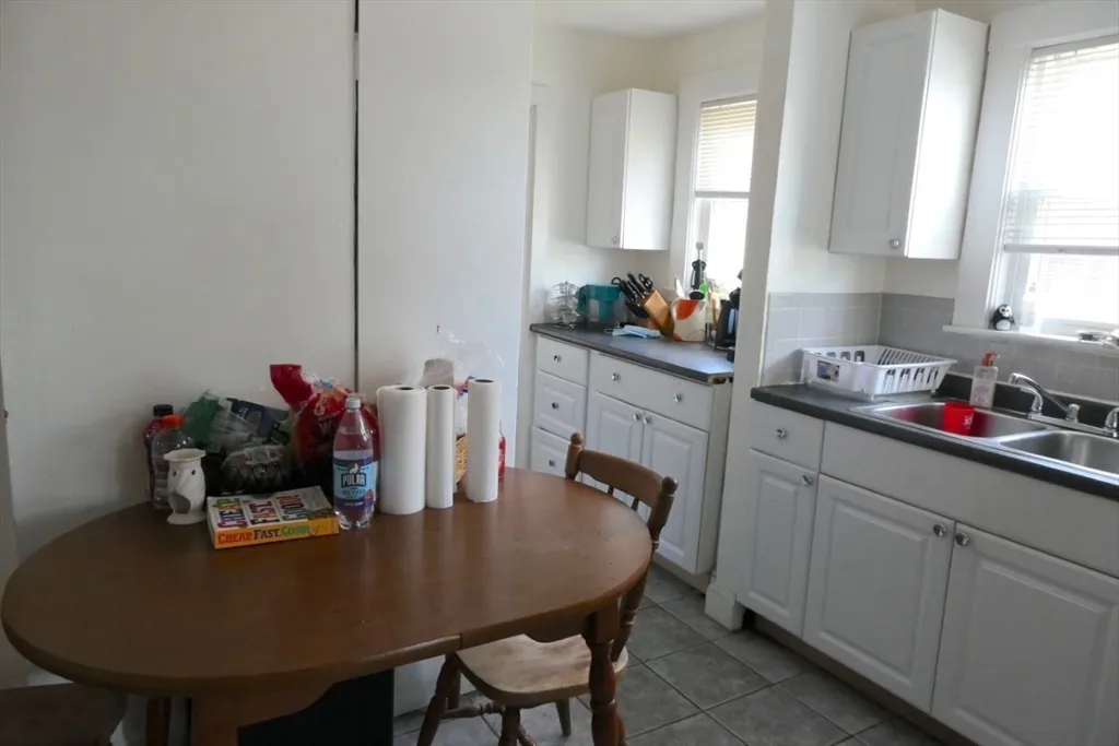 3 bed, 1 bath apartment for rent at 481 Washington St Unit 1, Brighton — photo 9 of 16