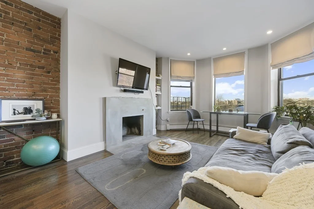 1 bed, 1 bath apartment for rent at 482 Beacon St Unit 32, Back Bay — photo 4 of 16