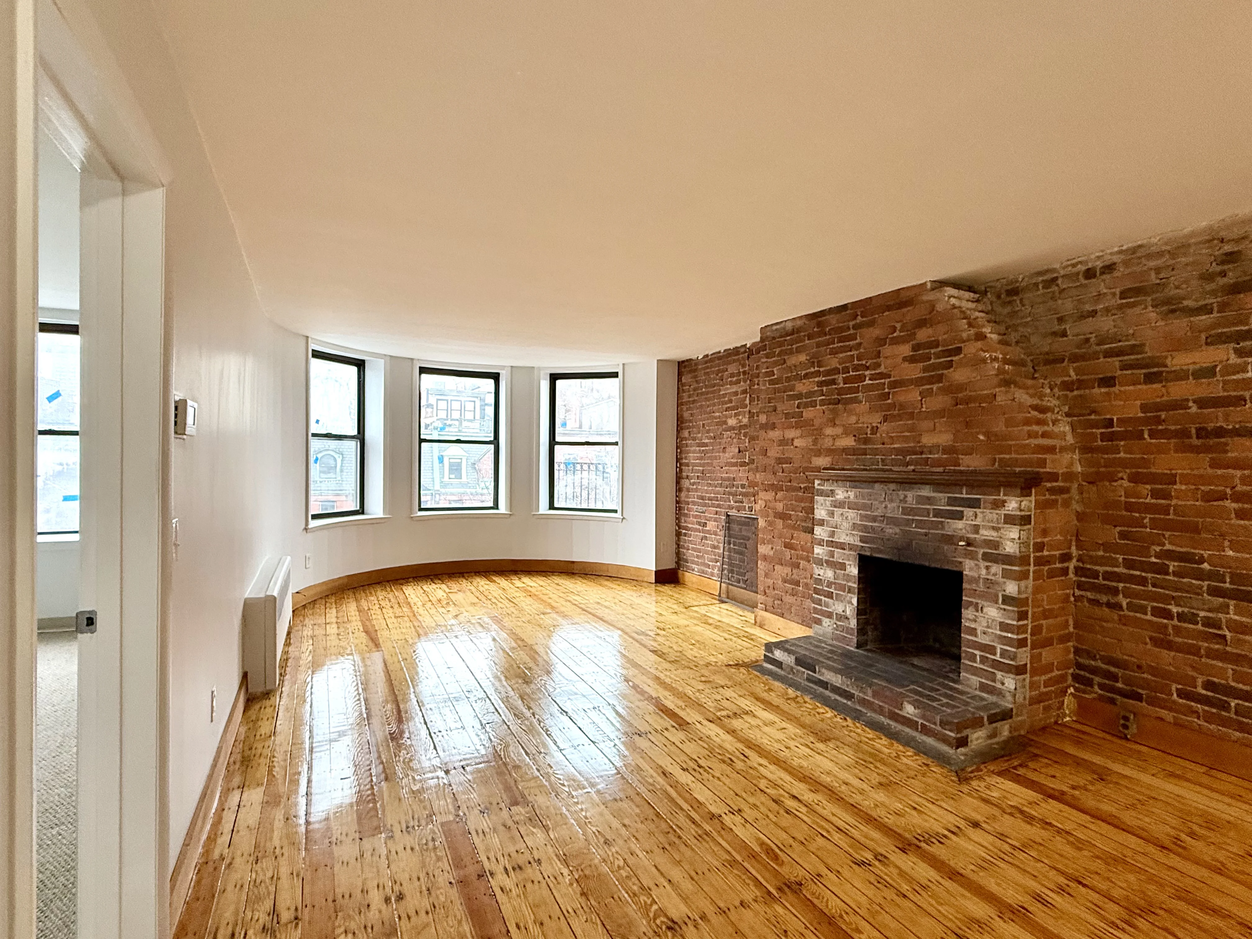 1 bed, 1 bath apartment for rent at 482 Beacon St Unit 401, Back Bay — photo 1 of 11