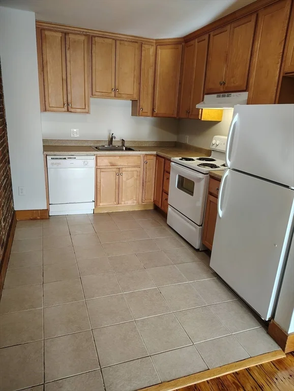 1 bed, 1 bath apartment for rent at 482 Beacon St Unit 41, Back Bay — photo 4 of 6