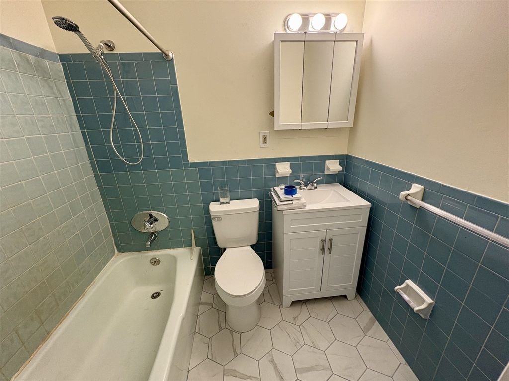 1 bed, 1 bath apartment for rent at 482 Beacon St Unit 53, Back Bay — photo 9 of 11