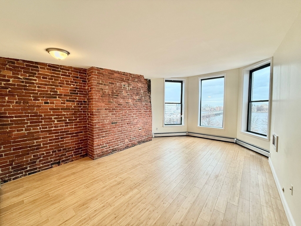 1 bed, 1 bath apartment for rent at 482 Beacon St Unit 53, Back Bay