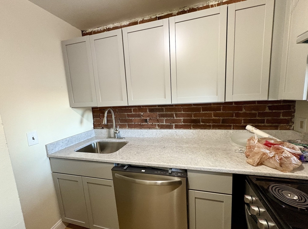 1 bed, 1 bath apartment for rent at 482 Beacon St Unit 53, Back Bay — photo 3 of 11