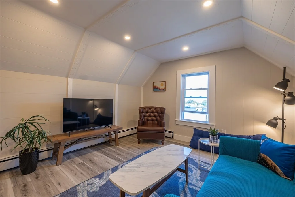 1 bed, 1 bath apartment for rent at 482 Broadway Unit 2, Magoun Square — photo 3 of 14