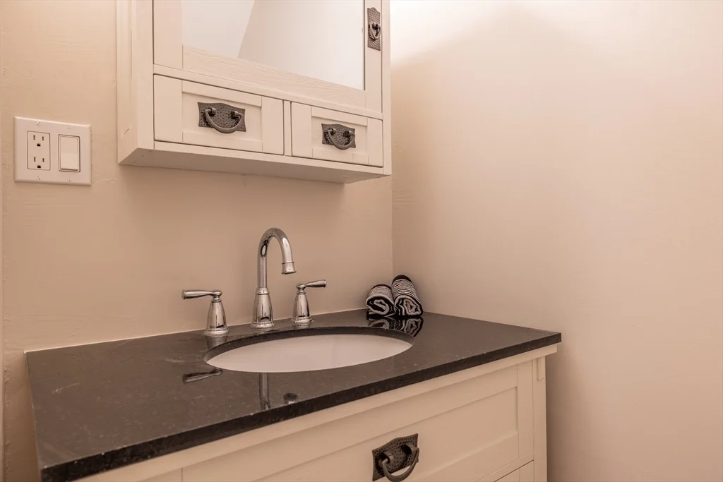 1 bed, 1 bath apartment for rent at 482 Broadway Unit 2, Magoun Square — photo 12 of 14