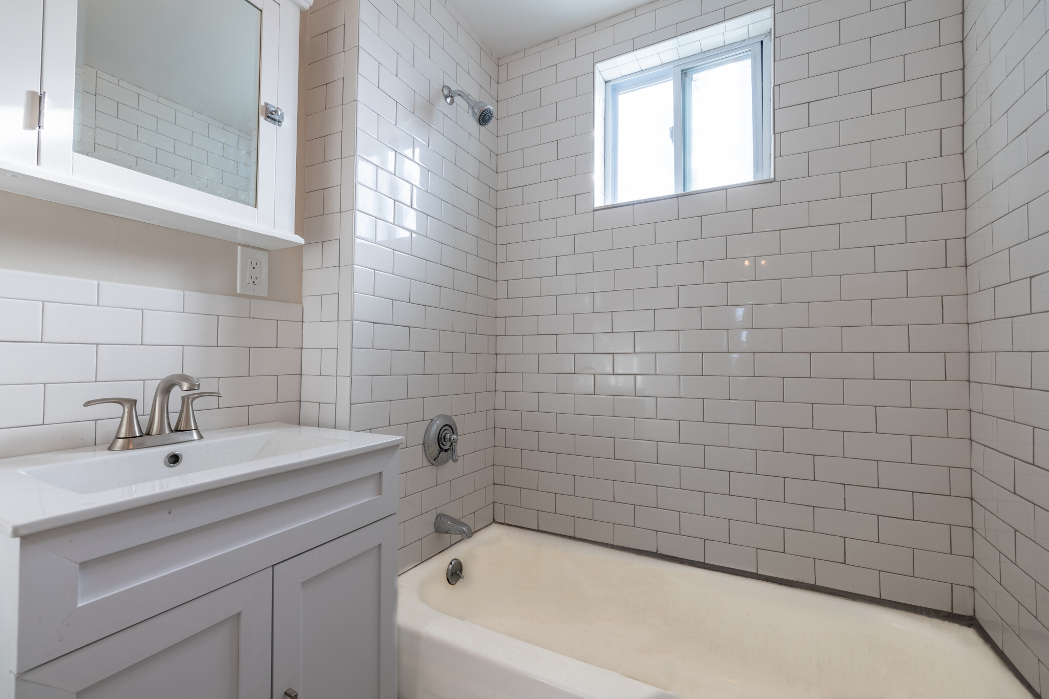 2 bed, 1 bath apartment for rent at 482 Broadway Unit 2T, Magoun Square — photo 10 of 14