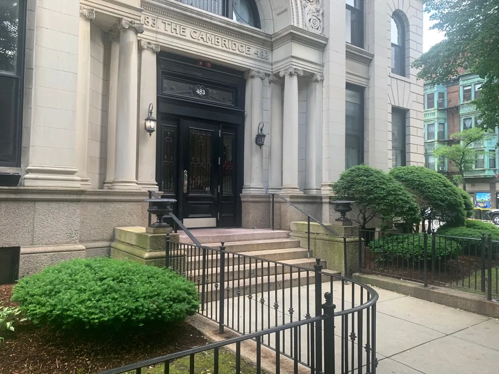 1 bed, 1 bath apartment for rent at 483 Beacon St Unit 26, Back Bay