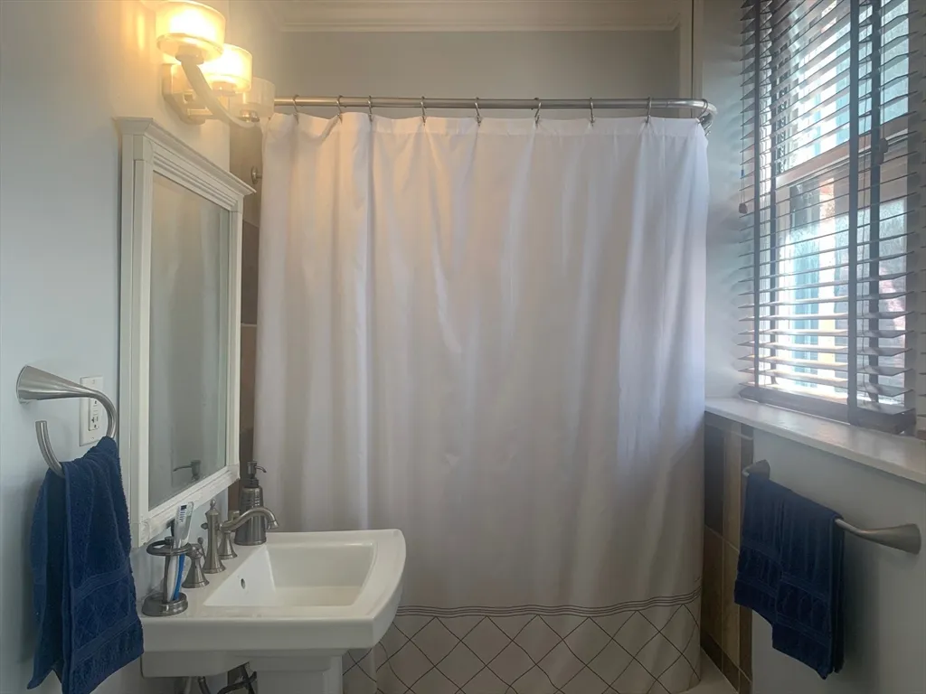 1 bed, 1 bath apartment for rent at 483 Beacon St Unit 26, Back Bay — photo 7 of 9