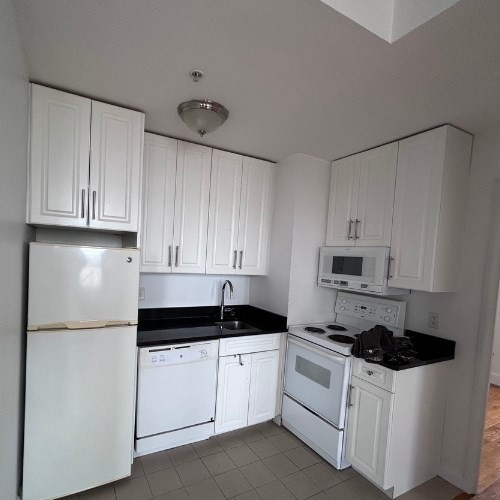 2 bed, 1 bath apartment for rent at 483 Beacon St Unit 92, Back Bay — photo 3 of 12