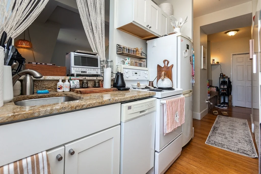 Studio bed, 1 bath apartment for rent at 483 Beacon St Unit PH6, Back Bay — photo 10 of 17
