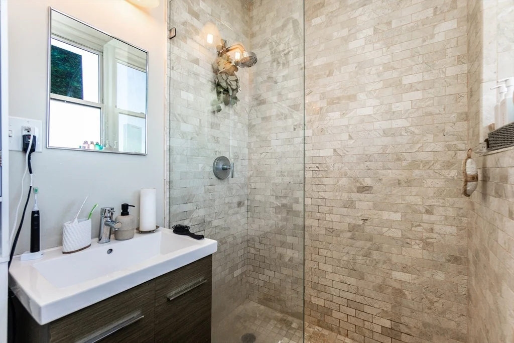 Studio bed, 1 bath apartment for rent at 483 Beacon St Unit PH6, Back Bay — photo 13 of 17