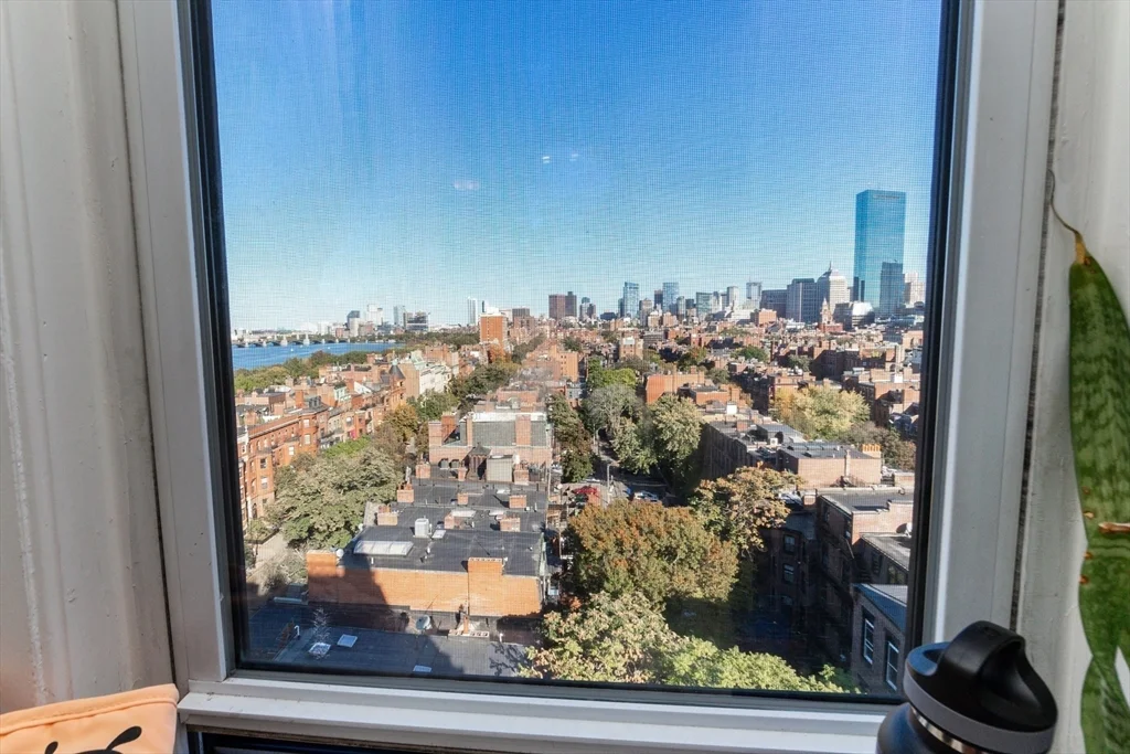 Studio bed, 1 bath apartment for rent at 483 Beacon St Unit PH6, Back Bay — photo 15 of 17