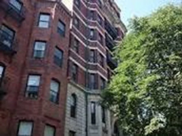 1 bed, 1 bath apartment for rent at 483 Beacon Unit 84, Boston — photo 2 of 2