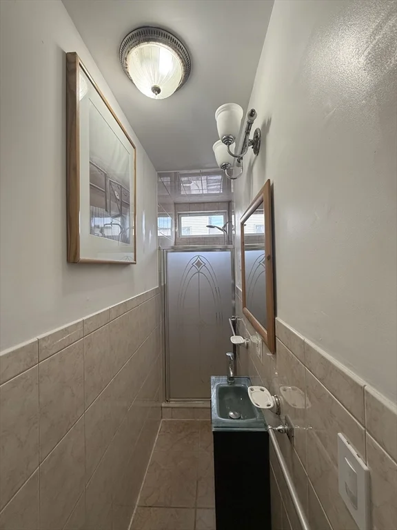 3 bed, 2 bath apartment for rent at 483 Broadway Unit 01, Medford — photo 16 of 17