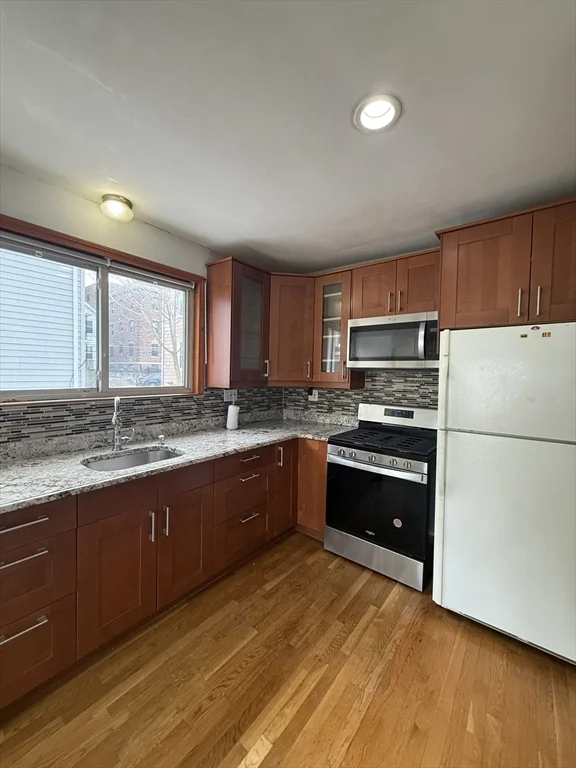 3 bed, 2 bath apartment for rent at 483 Broadway Unit 01, Medford — photo 13 of 17