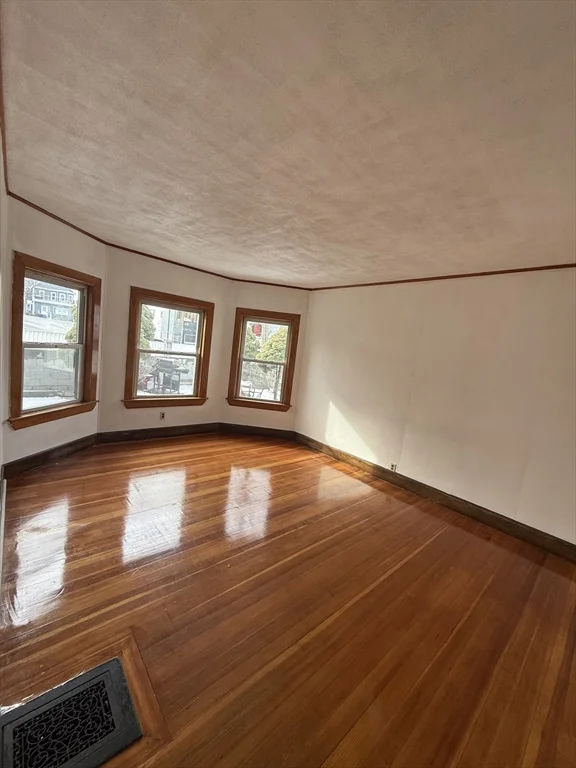 3 bed, 2 bath apartment for rent at 483 Broadway Unit 01, Medford — photo 4 of 17