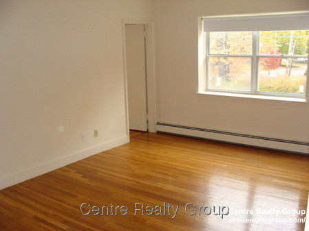 2 bed, 1 bath apartment for rent at 483 Centre St Unit 1, Newton Corner