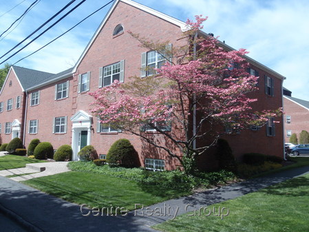2 bed, 1 bath apartment for rent at 483 Centre St Unit 5, Newton Corner