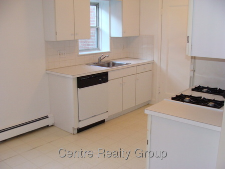 2 bed, 1 bath apartment for rent at 483 Centre St Unit 5, Newton Corner — photo 2 of 6