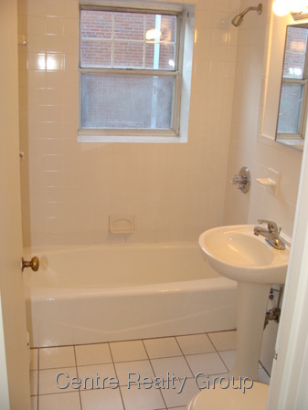 2 bed, 1 bath apartment for rent at 483 Centre St Unit 5, Newton Corner — photo 5 of 6