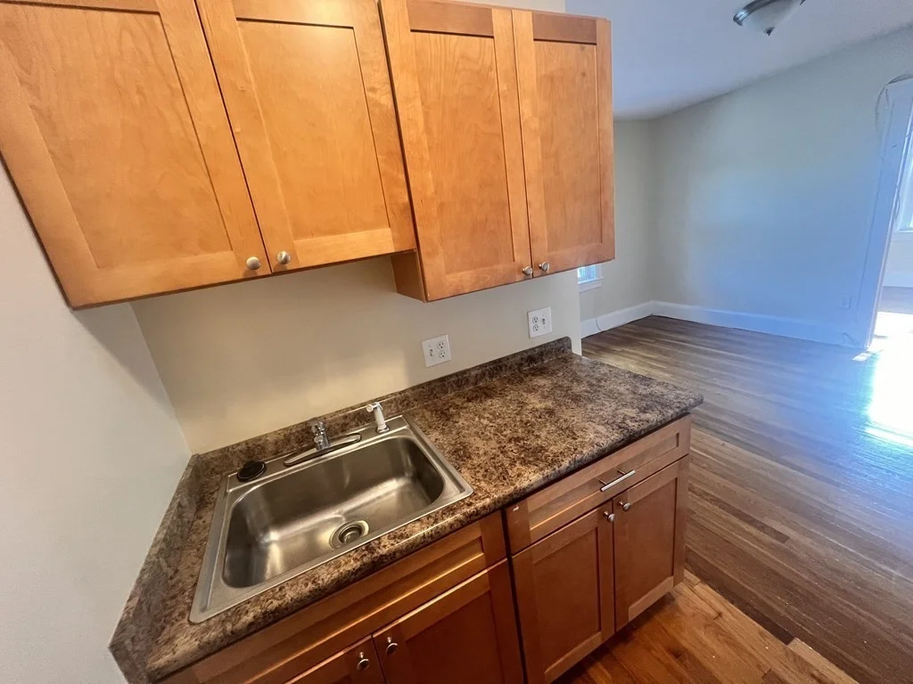 1 bed, 1 bath apartment for rent at 483 Newport Ave Unit 7, Quincy Center — photo 3 of 8