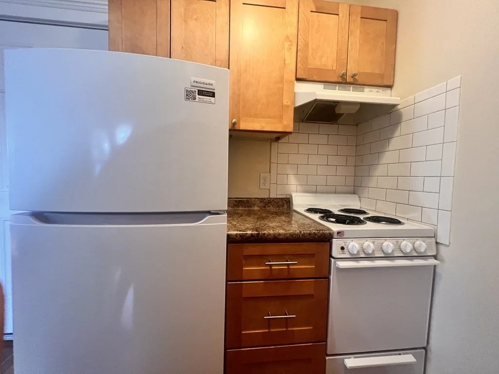 1 bed, 1 bath apartment for rent at 483 Newport Ave Unit 7, Quincy Center — photo 2 of 8