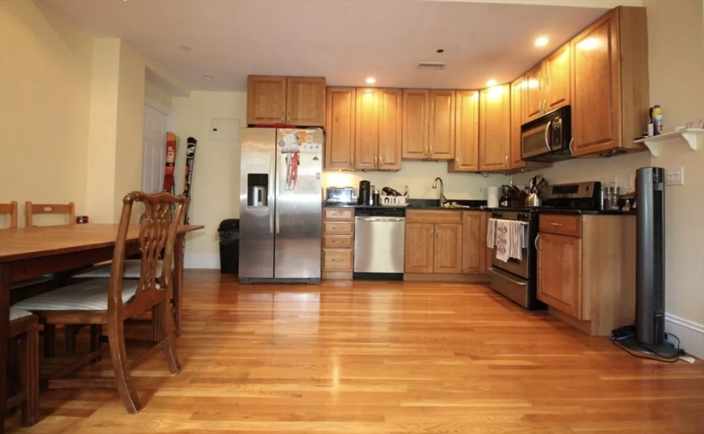 2 bed, 1 bath apartment for rent at 483 Shawmut Ave Unit 5, South End — photo 3 of 12