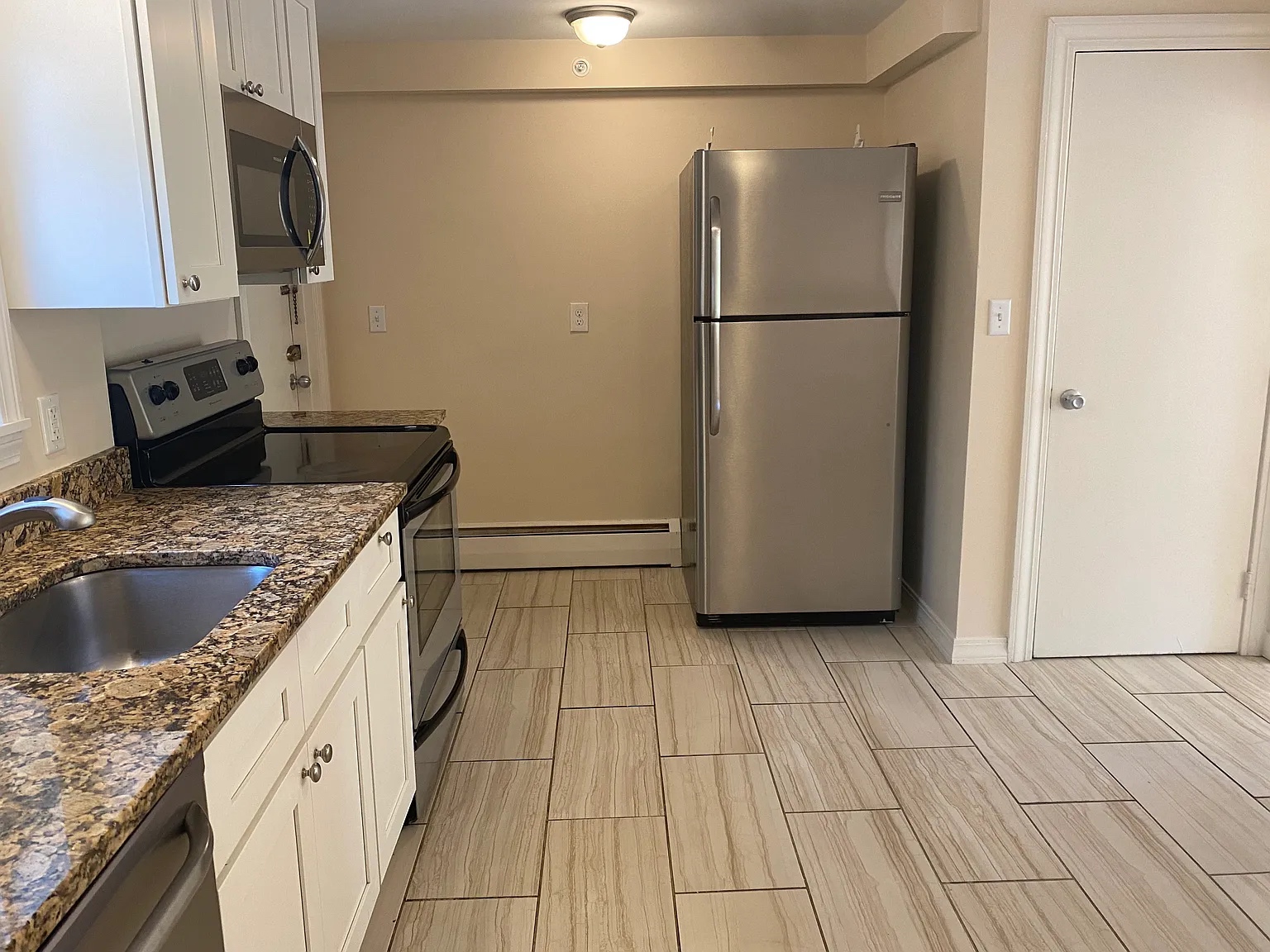 2 bed, 1 bath apartment for rent at 4833 Washington St Unit 3L, West Roxbury — photo 3 of 16