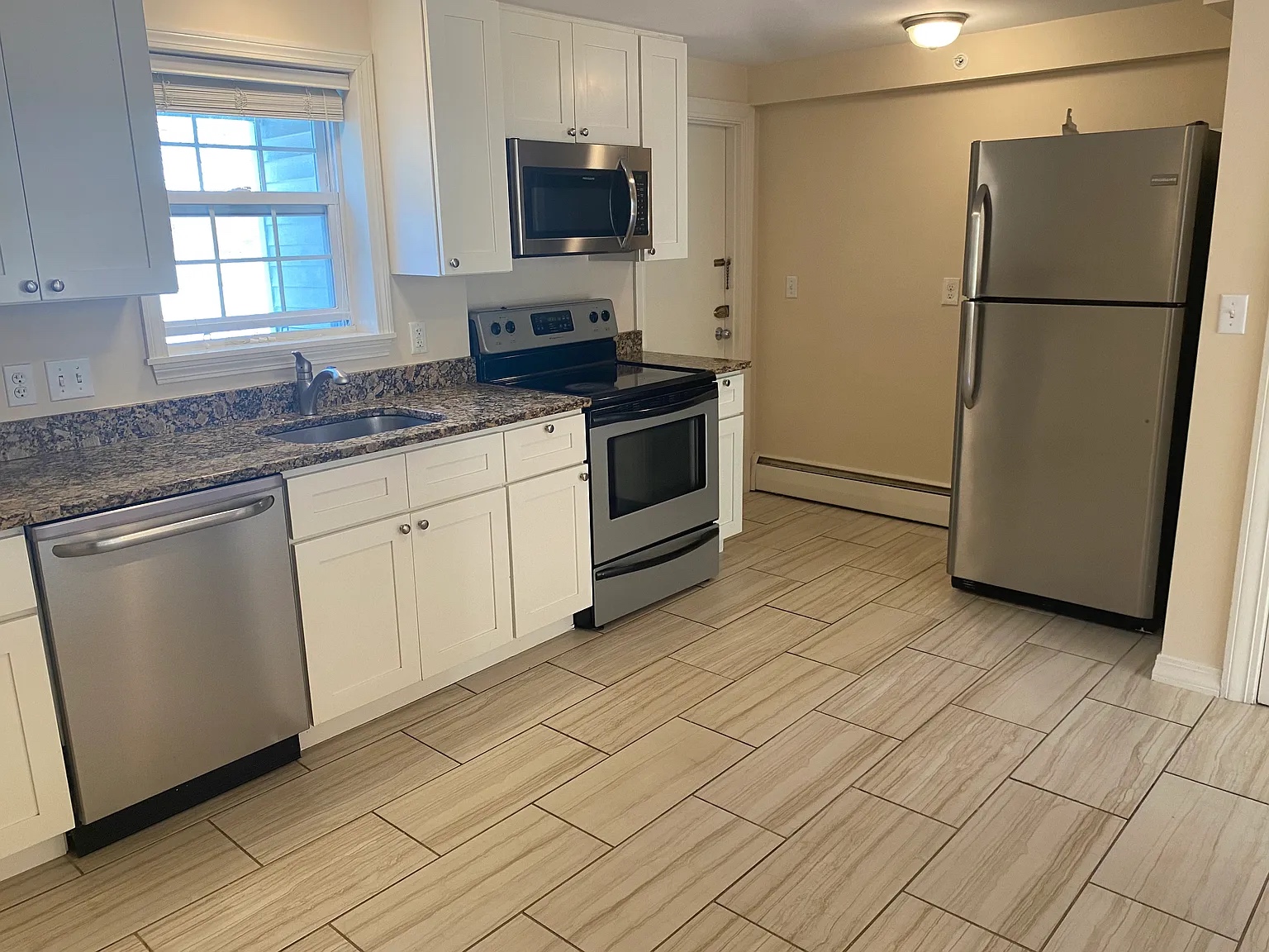 2 bed, 1 bath apartment for rent at 4833 Washington St Unit 3L, West Roxbury — photo 2 of 16