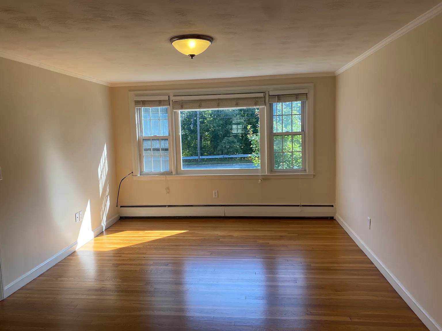 2 bed, 1 bath apartment for rent at 4833 Washington St Unit 3L, West Roxbury — photo 4 of 16